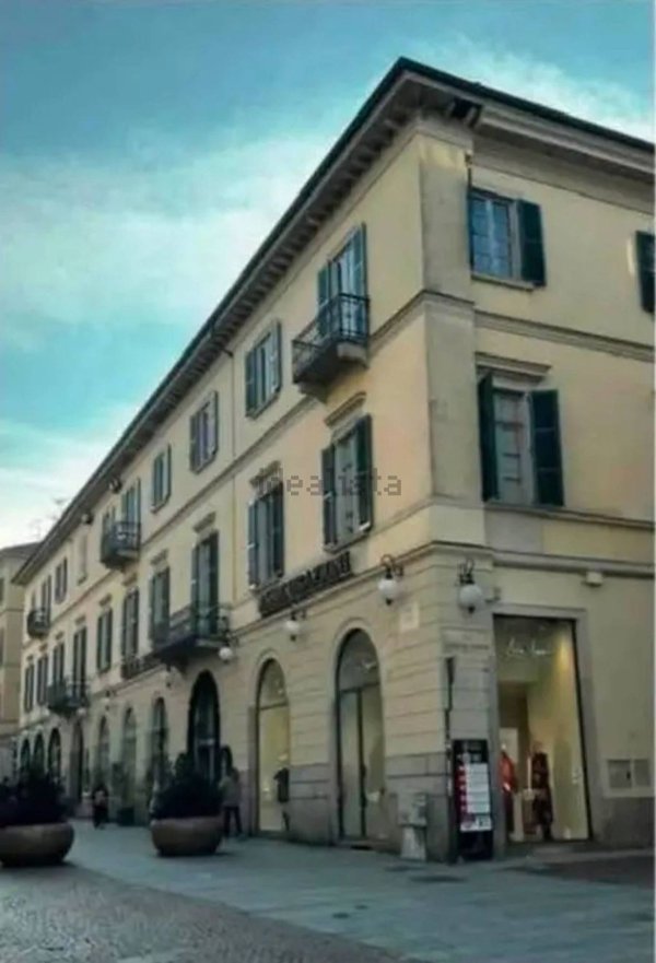 appartamento in vendita a Novara in zona Centro Città