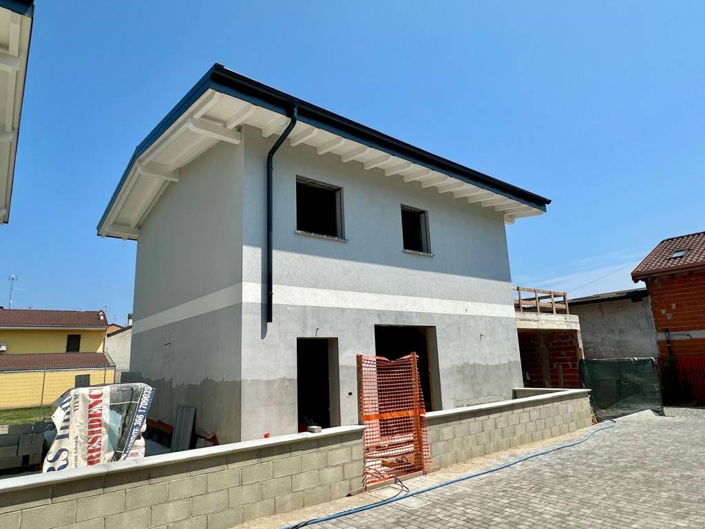casa indipendente in vendita a Novara in zona Pernate