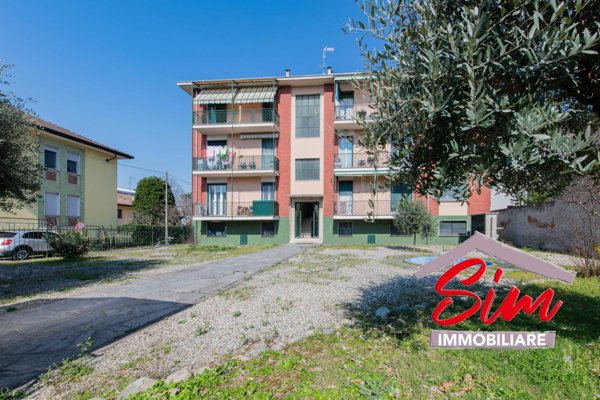 appartamento in vendita a Novara in zona Pernate