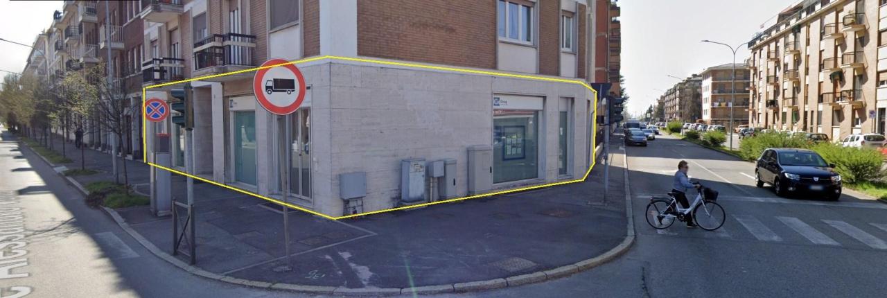 locale commerciale in vendita a Novara
