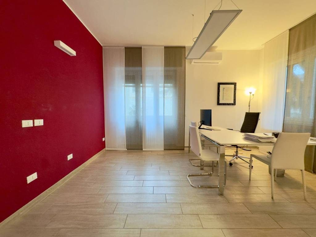 appartamento in vendita a Novara in zona Centro Città