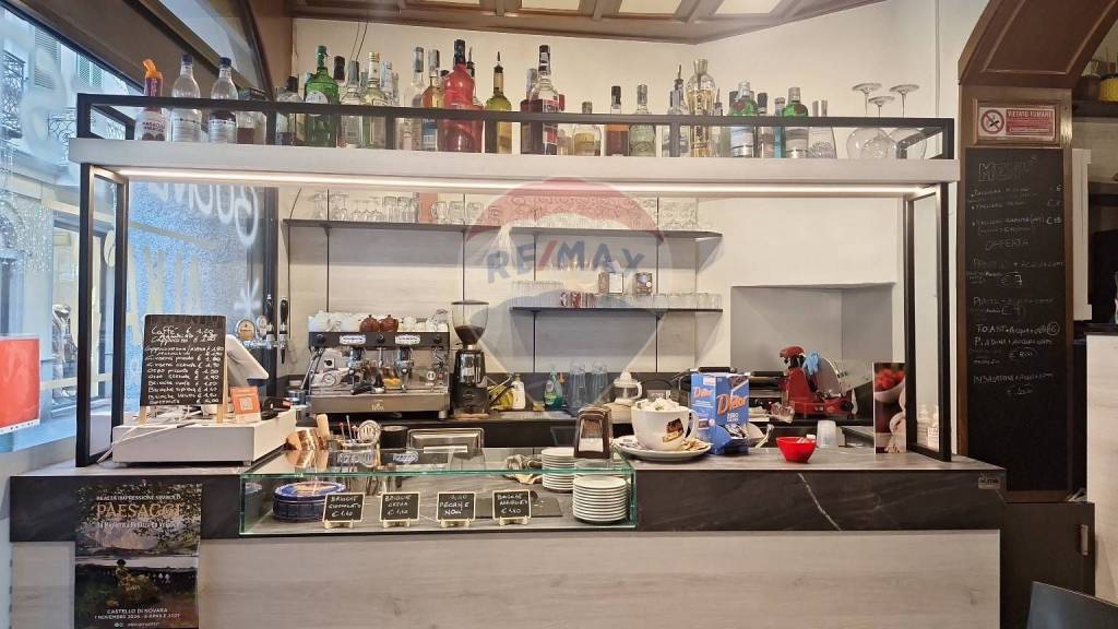 negozio in vendita a Novara in zona Centro Città
