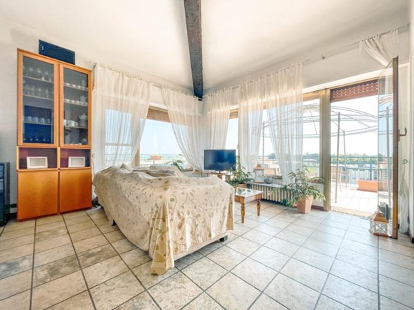 appartamento in vendita a Novara in zona Centro Città
