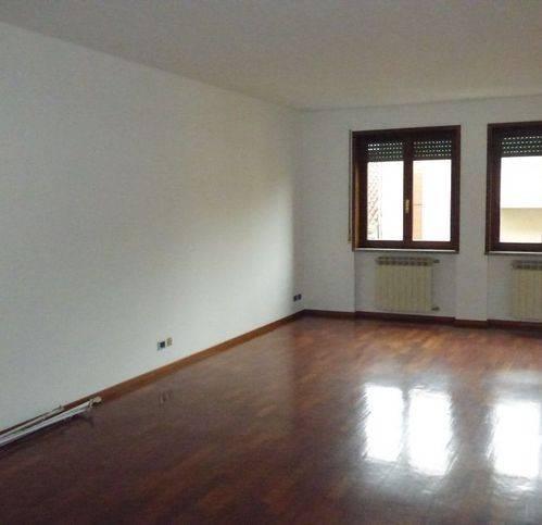 appartamento in vendita a Novara in zona Centro Città