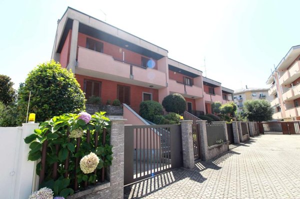 casa indipendente in vendita a Novara in zona zona San Martino
