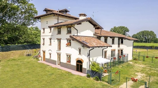 appartamento in vendita a Novara in zona Pernate
