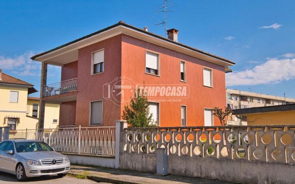 casa indipendente in vendita a Novara in zona zona Sant'Agabio