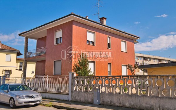 casa indipendente in vendita a Novara in zona zona Sant'Agabio