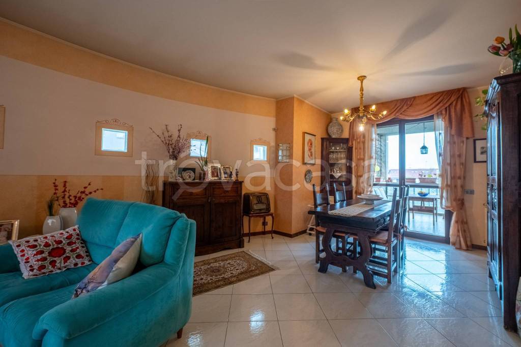 casa indipendente in vendita a Novara in zona zona Bicocca