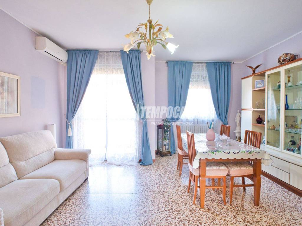 appartamento in vendita a Novara in zona zona Cittadella - Villaggio Dalmazia