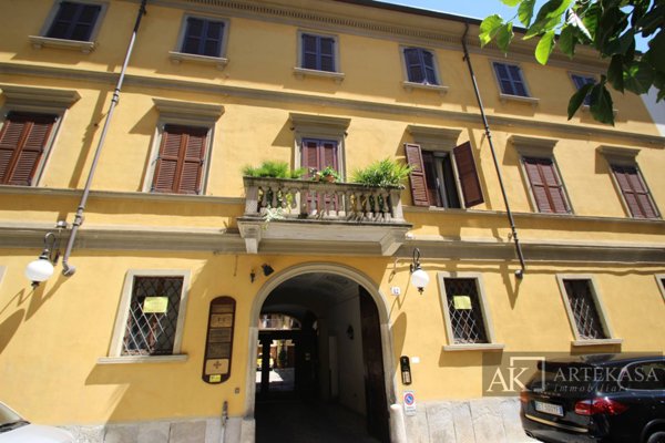appartamento in vendita a Novara in zona Centro Città