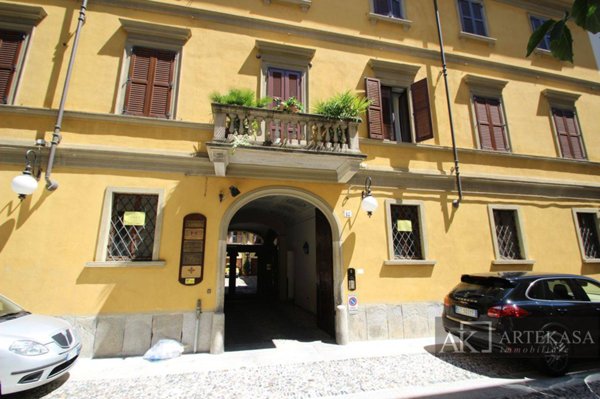 appartamento in vendita a Novara in zona Centro Città