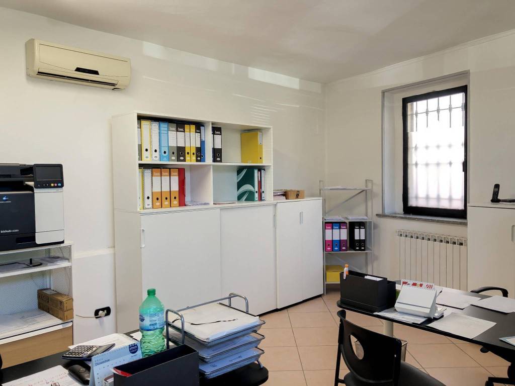 negozio in vendita a Novara in zona zona Sant'Agabio