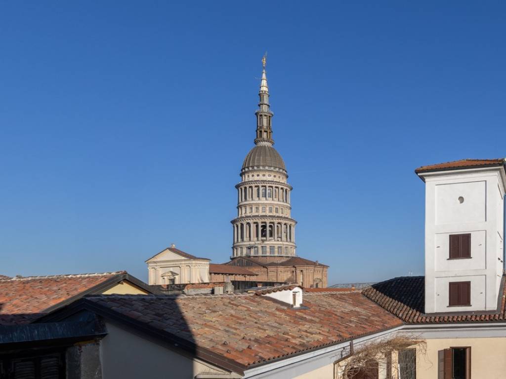 appartamento in vendita a Novara in zona Centro Città