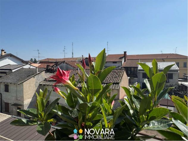 casa indipendente in vendita a Novara in zona Pernate