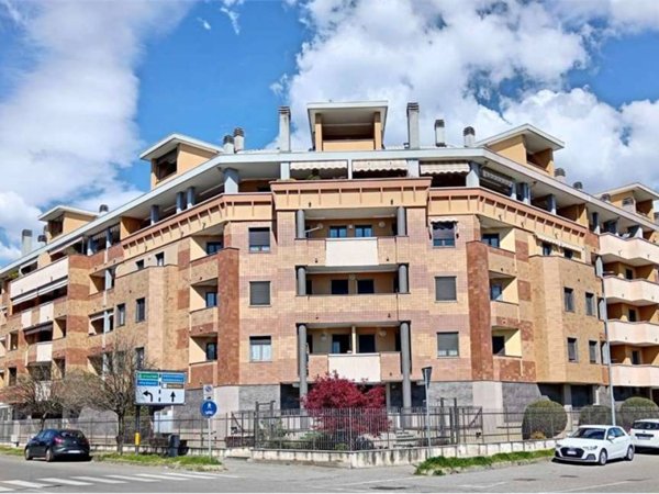 appartamento in vendita a Novara in zona Veveri