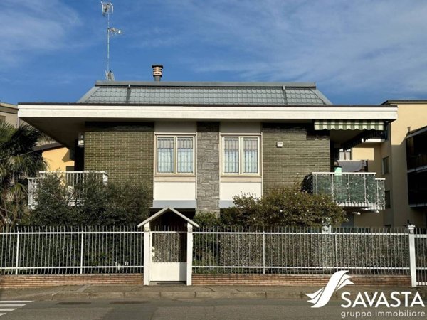 casa indipendente in vendita a Novara in zona zona Bicocca