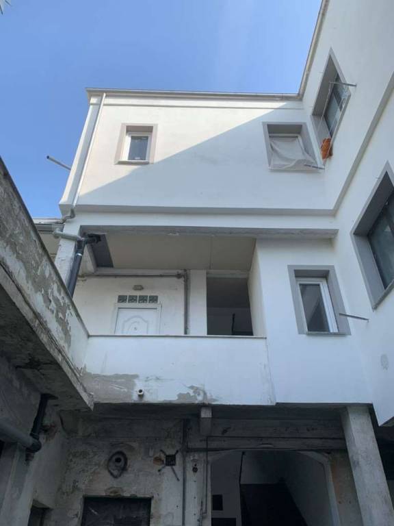 intera palazzina in vendita a Novara