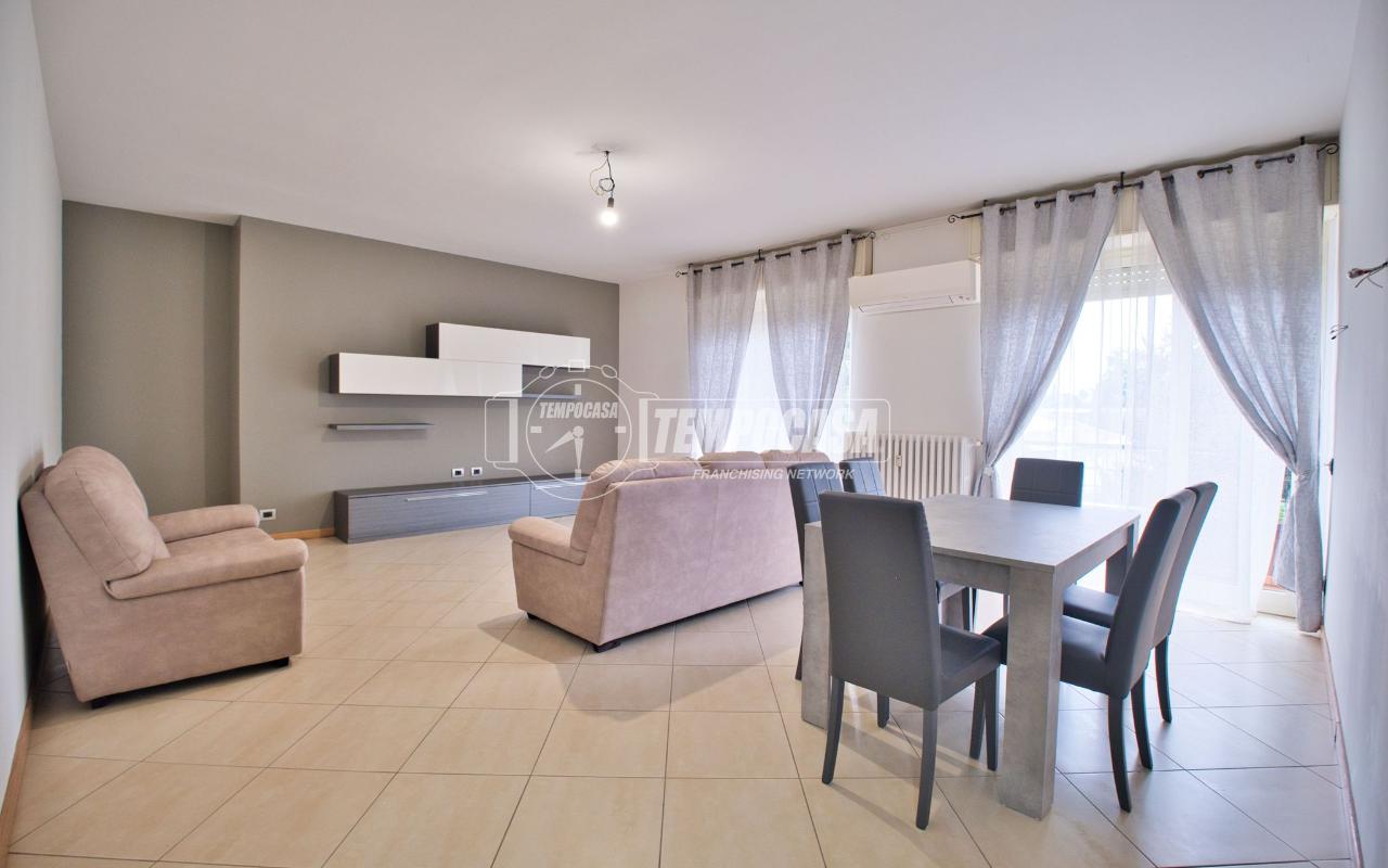 appartamento in vendita a Novara in zona Veveri