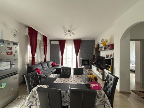 appartamento in vendita a Novara in zona Lumellogno