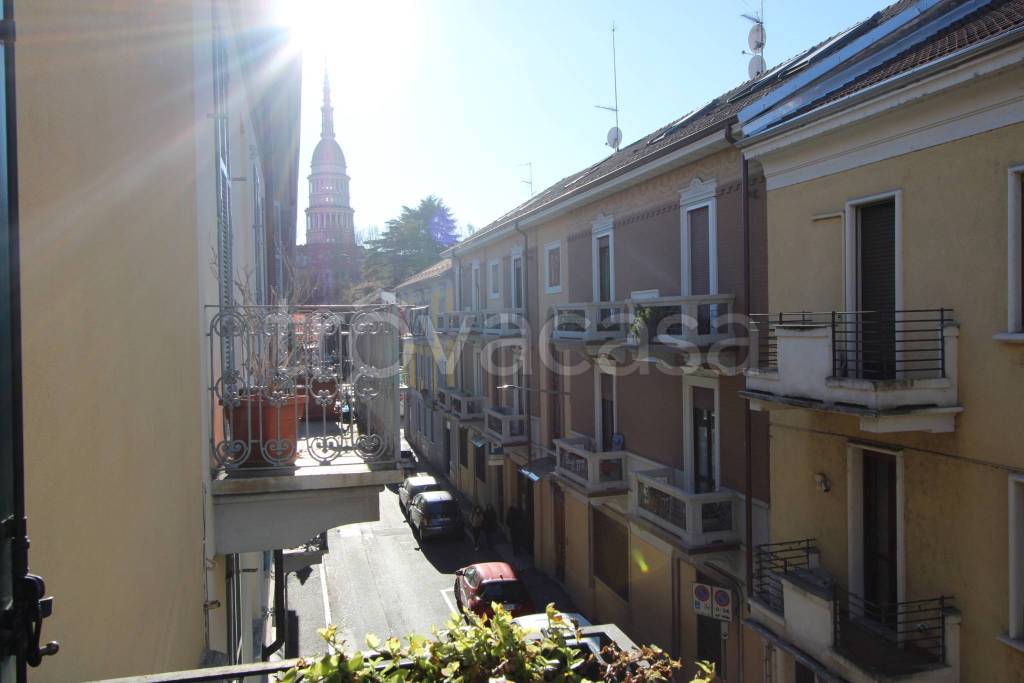appartamento in vendita a Novara in zona Centro Città