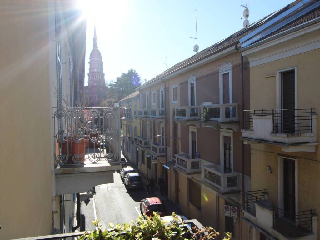 appartamento in vendita a Novara in zona Centro Città