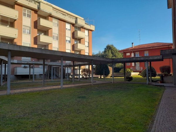appartamento in vendita a Novara in zona Pernate
