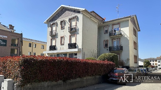 appartamento in vendita a Novara in zona Pernate