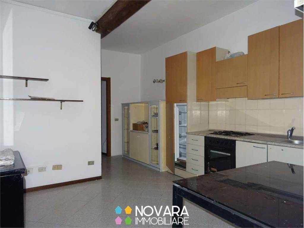appartamento in vendita a Novara in zona Centro Città