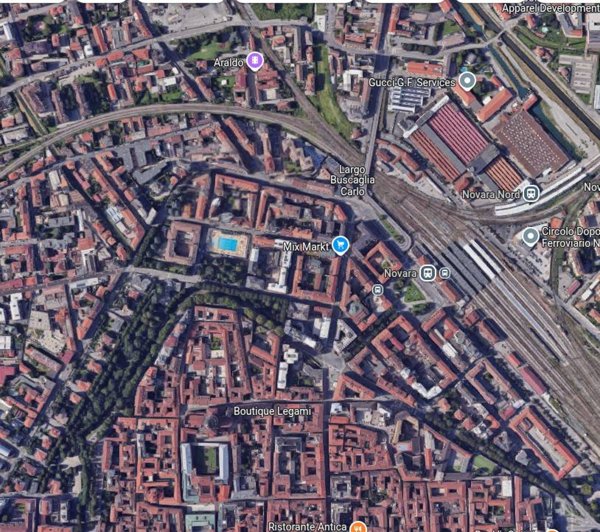 appartamento in vendita a Novara in zona Centro Città