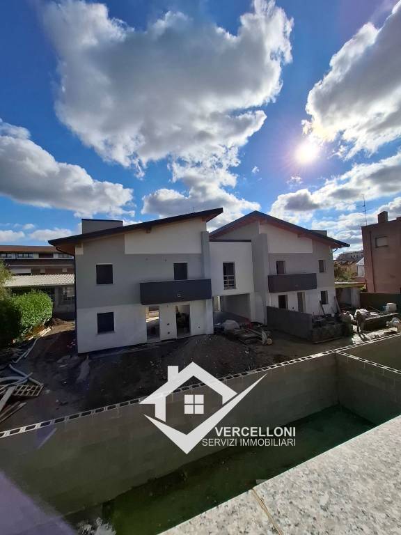 casa indipendente in vendita a Novara in zona zona Sacro Cuore