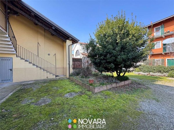 appartamento in vendita a Novara in zona Veveri