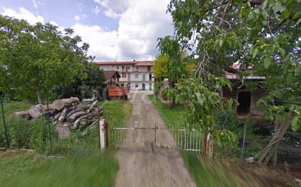 casa indipendente in vendita a Novara in zona Pernate