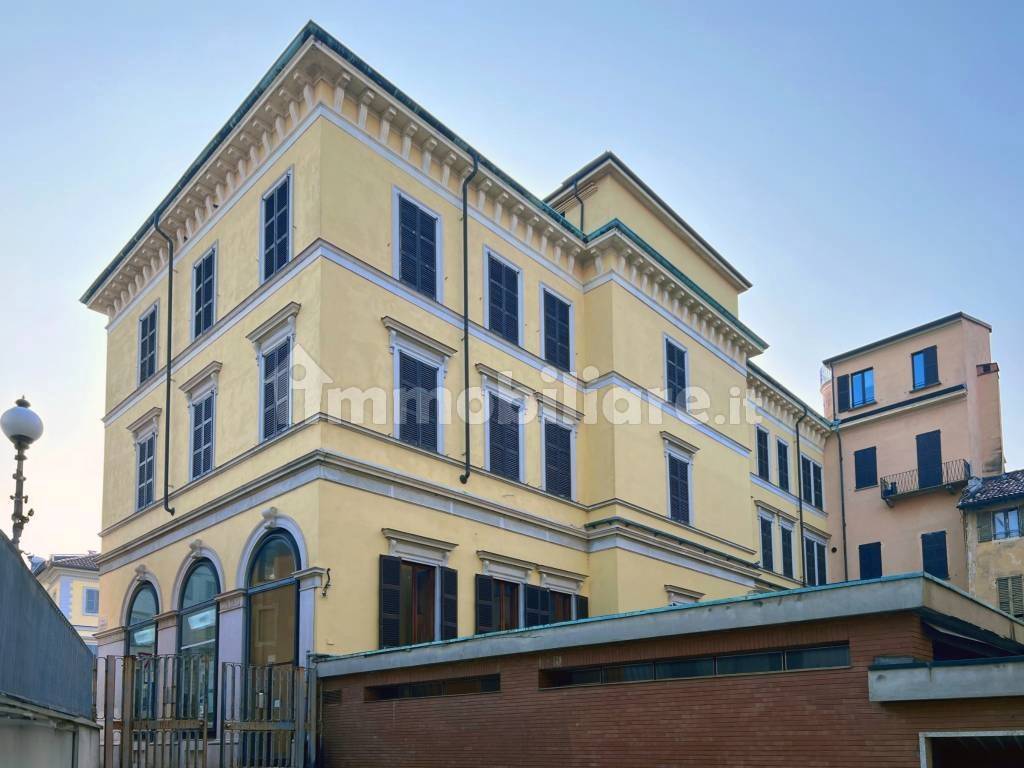 ufficio in vendita a Novara in zona Centro Città