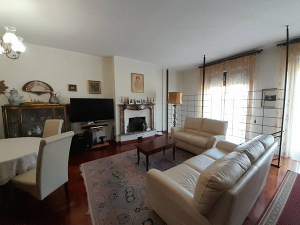 casa indipendente in vendita a Novara in zona Zona Santa Rita