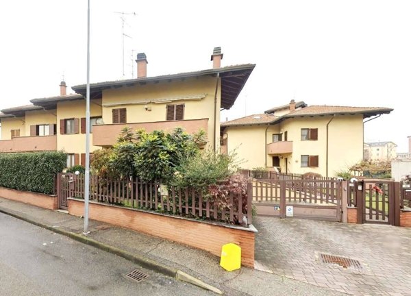 casa indipendente in vendita a Novara in zona zona Bicocca