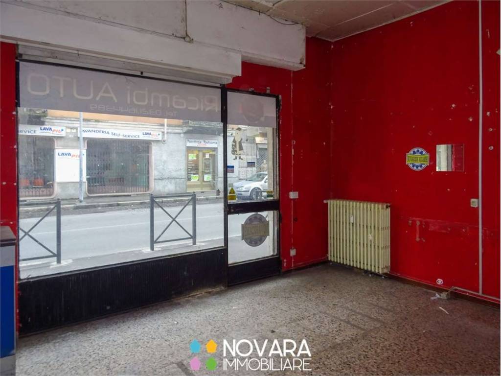 negozio in vendita a Novara in zona zona Sant'Agabio