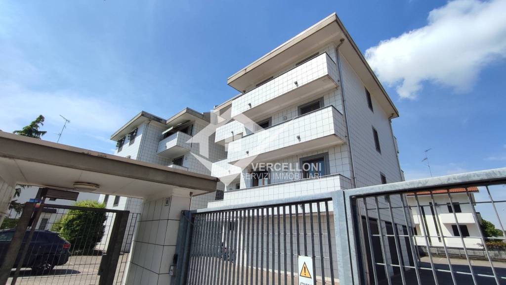 appartamento in vendita a Novara in zona zona Cittadella - Villaggio Dalmazia