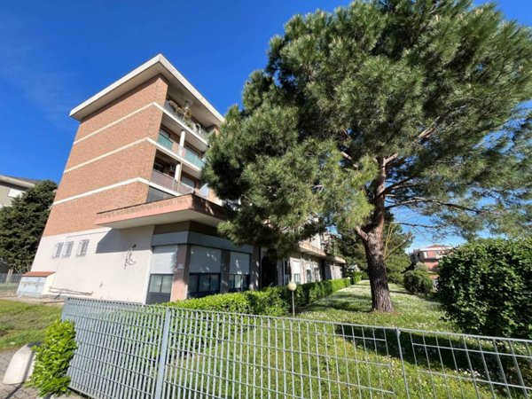 appartamento in vendita a Novara in zona Pernate