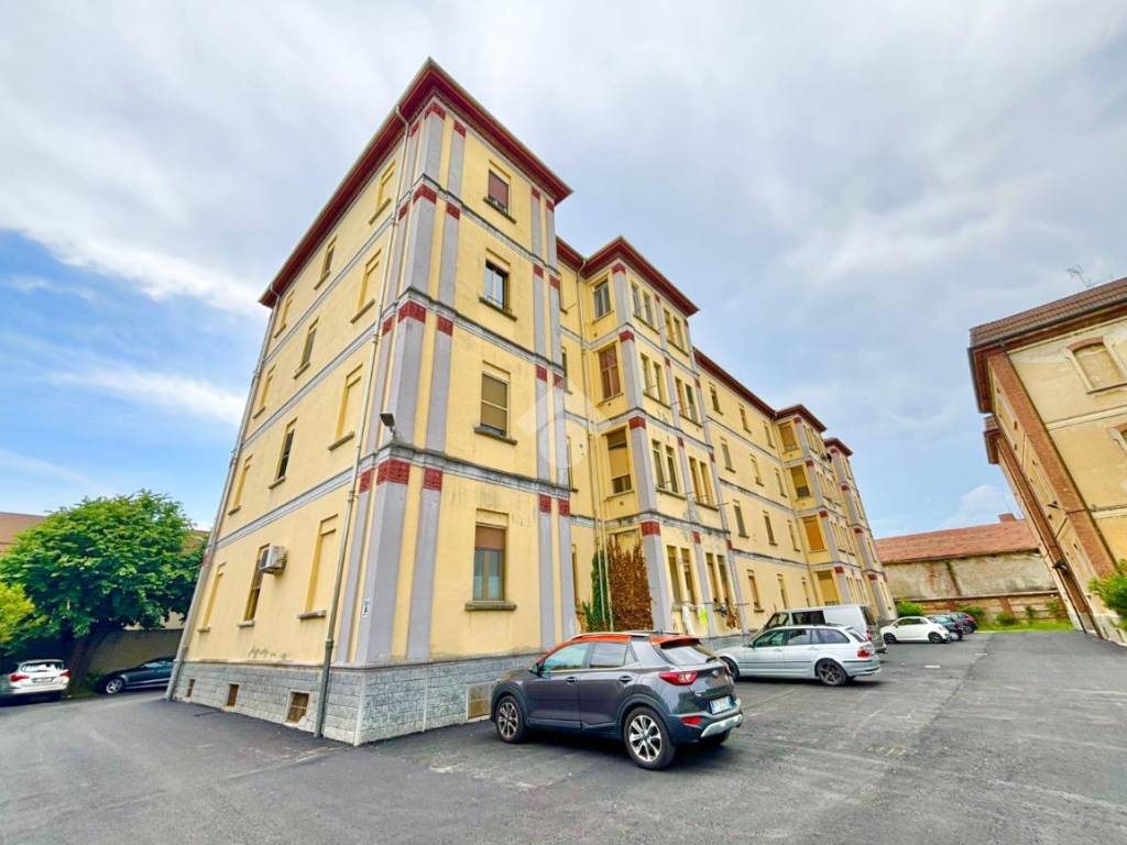 appartamento in vendita a Novara in zona zona Sant'Agabio