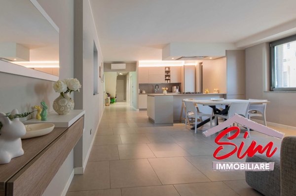casa indipendente in vendita a Novara in zona Pernate