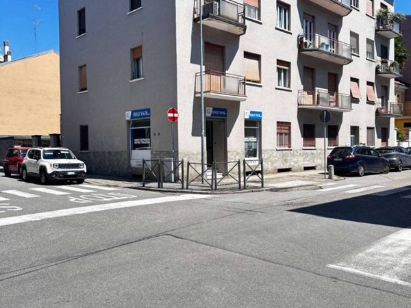 negozio in vendita a Novara in zona zona Porta Mortara