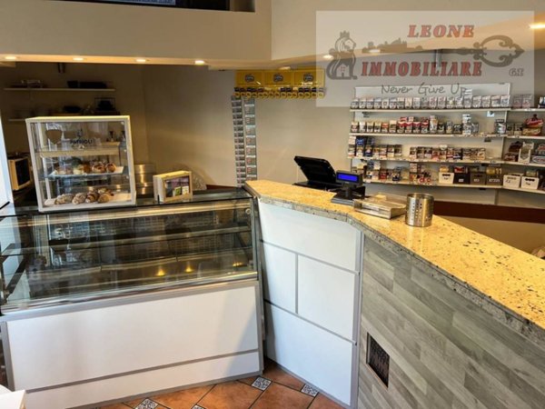 negozio in vendita a Novara in zona zona Sant'Andrea - San Rocco