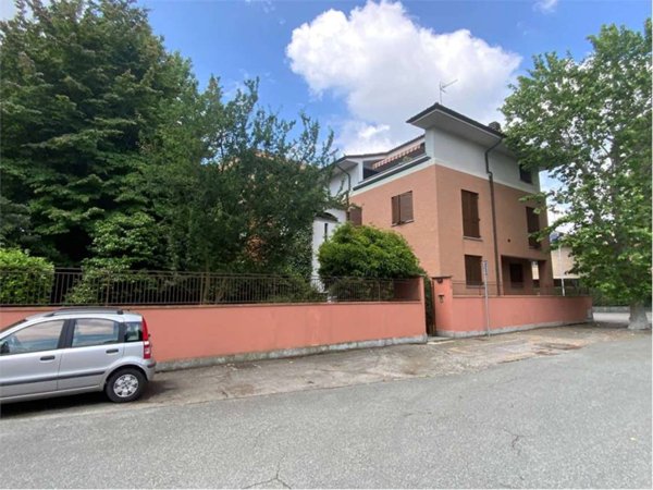 casa indipendente in vendita a Novara in zona zona San Martino