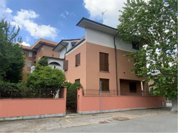 casa indipendente in vendita a Novara in zona zona San Martino