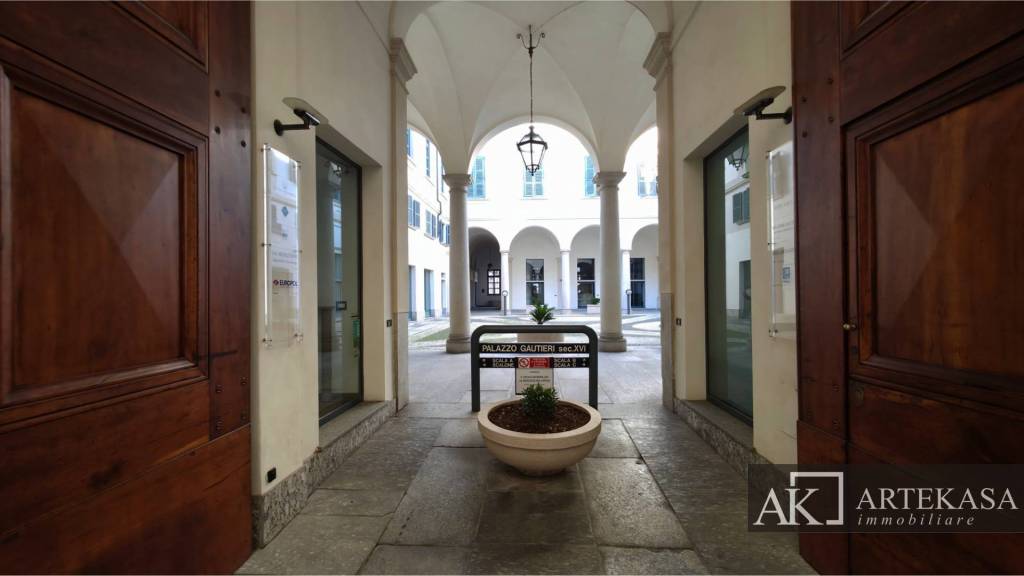 appartamento in vendita a Novara in zona Centro Città
