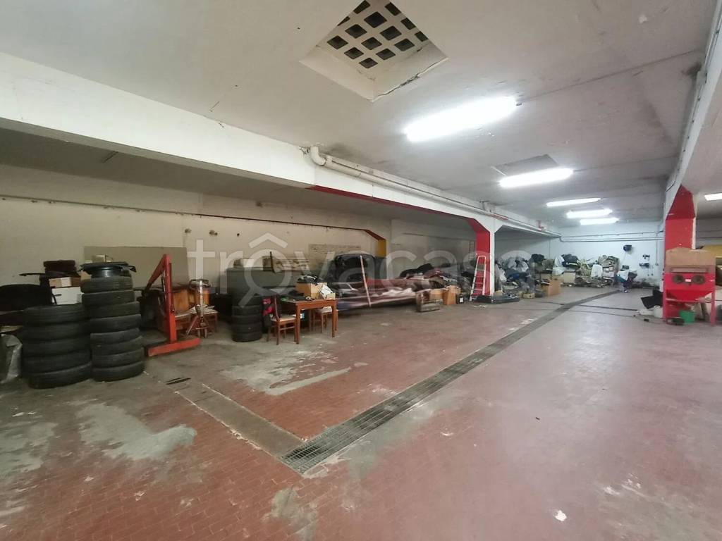 negozio in vendita a Novara in zona zona Sacro Cuore