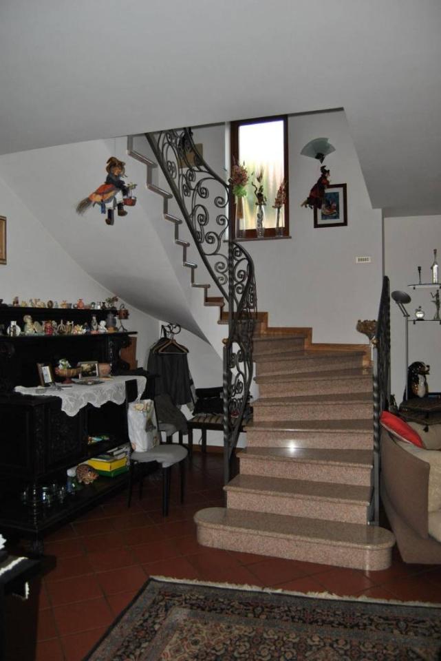 casa indipendente in vendita a Novara in zona Veveri