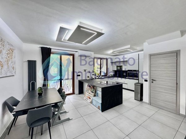 casa indipendente a Novara in zona zona Cittadella - Villaggio Dalmazia