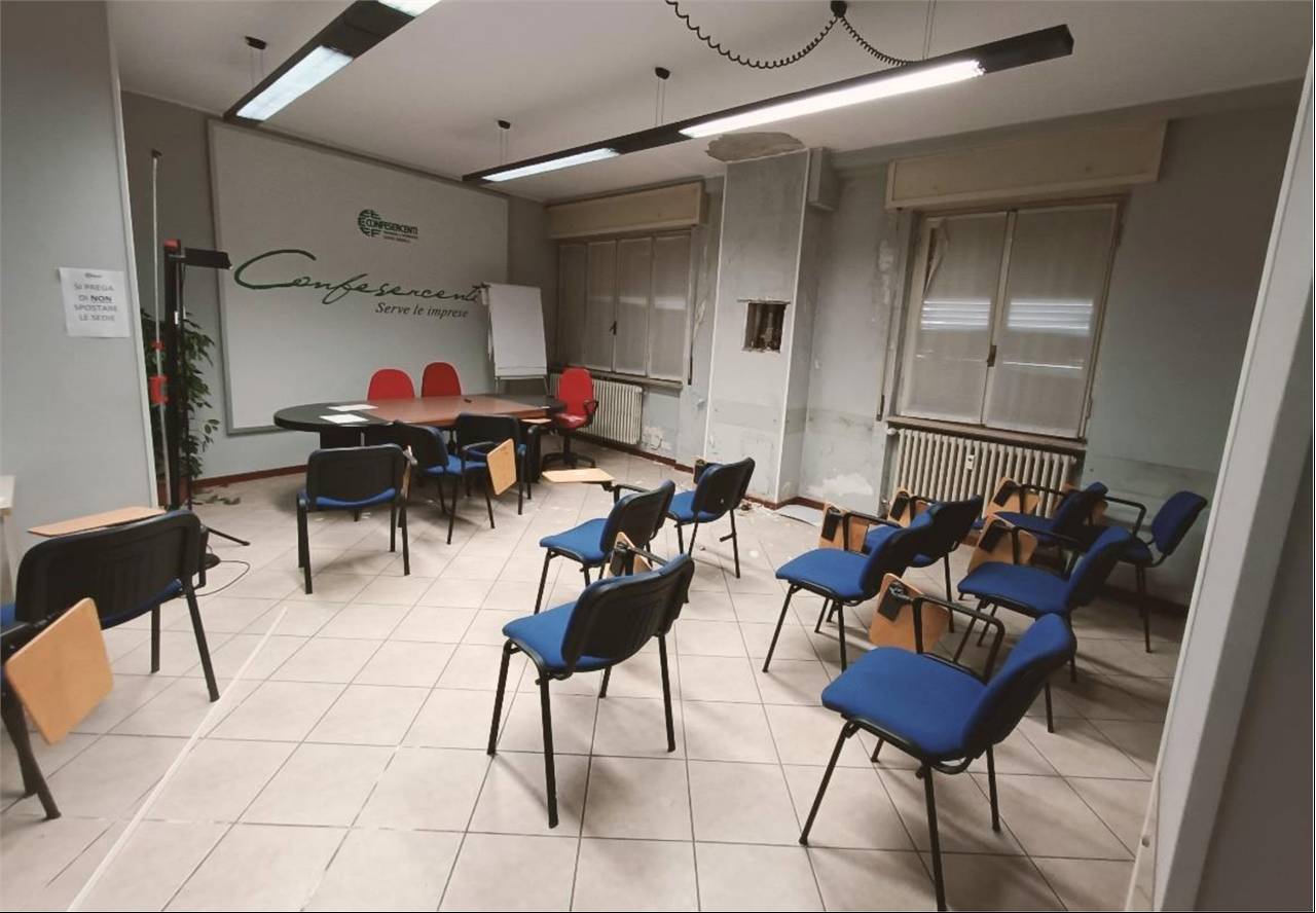 ufficio in vendita a Novara in zona Centro Città